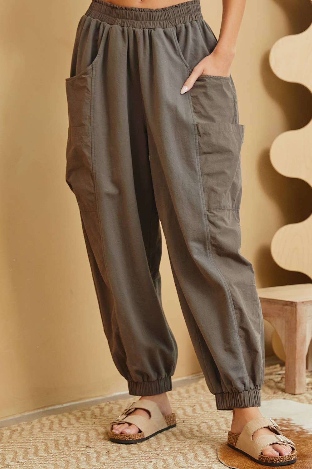 CASUAL COMFY WIDE-LEG HARMES JOGGERS