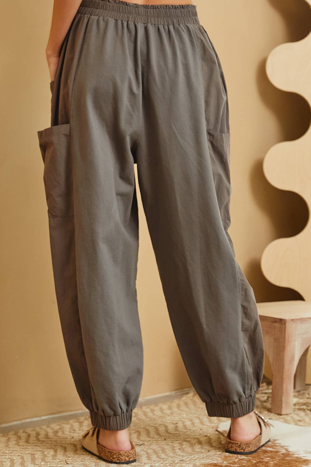 CASUAL COMFY WIDE-LEG HARMES JOGGERS