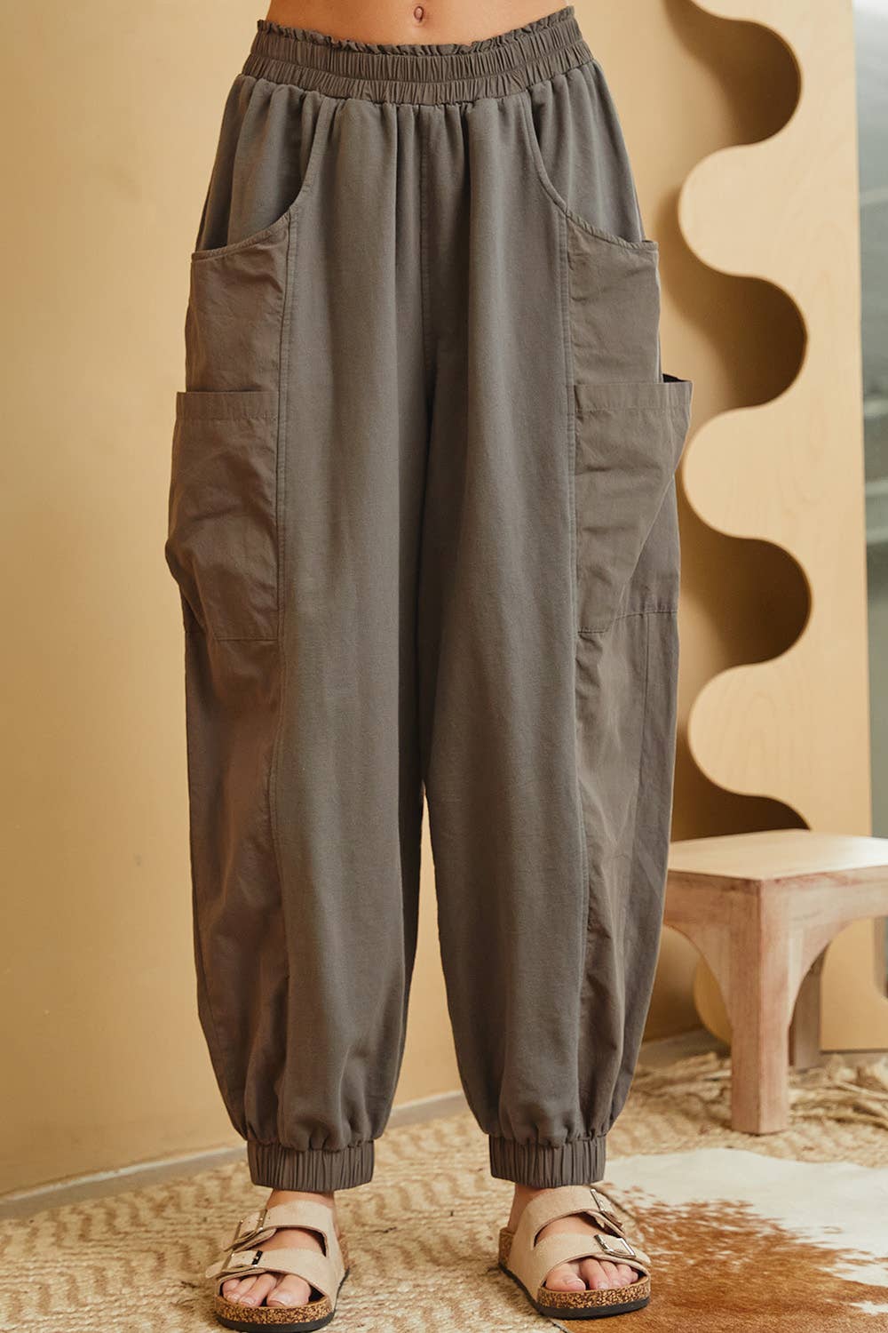 CASUAL COMFY WIDE-LEG HARMES JOGGERS