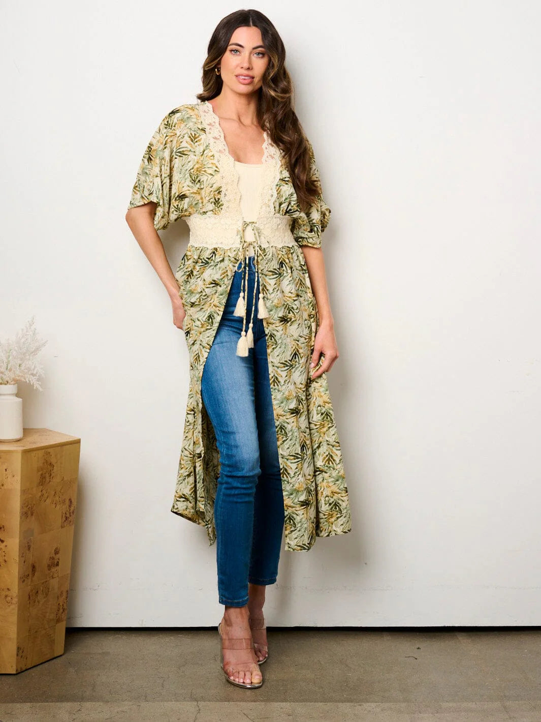 SHORT SLEEVE OPEN FRONT FLORAL PRINT KIMONO
