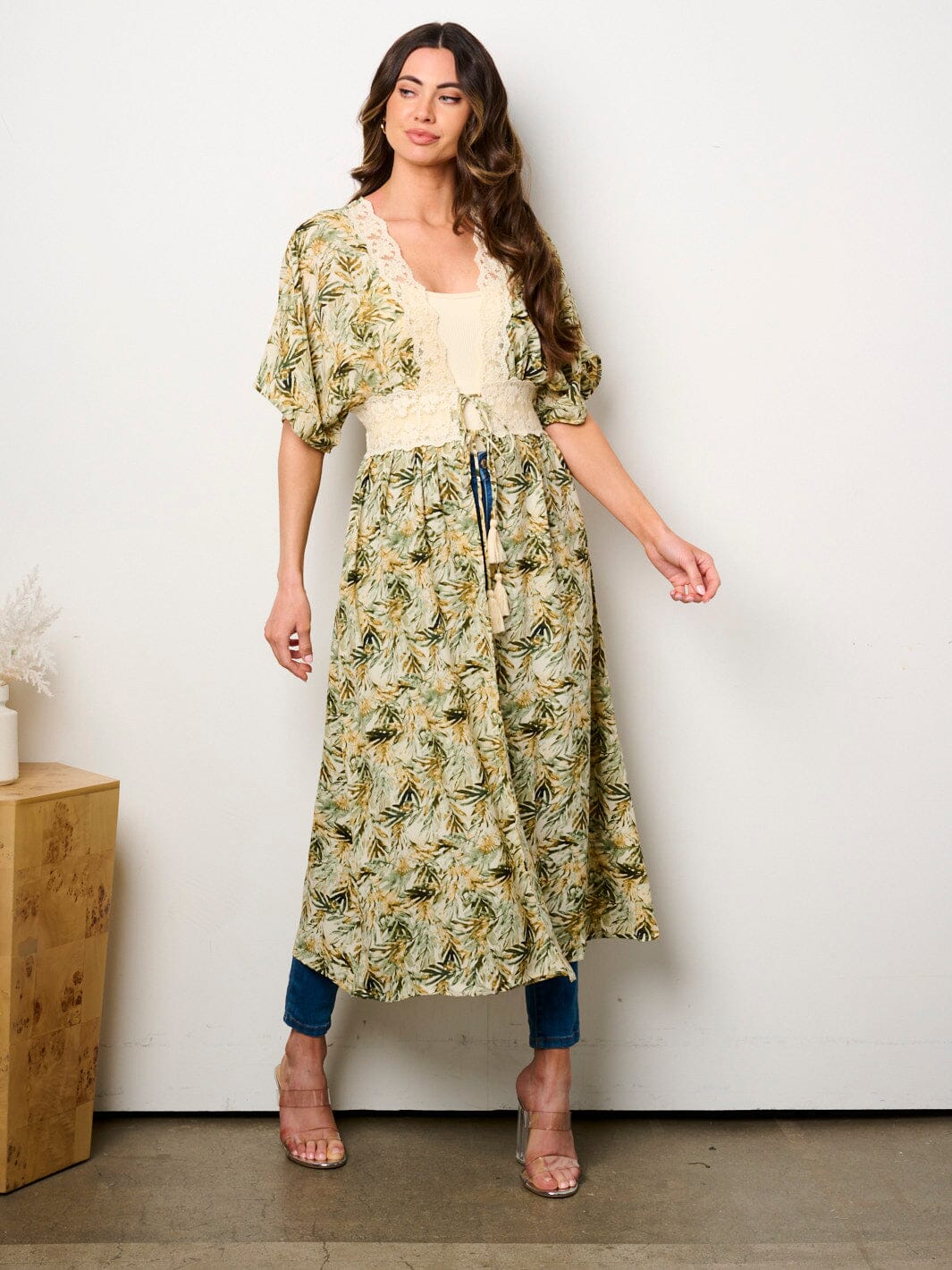 SHORT SLEEVE OPEN FRONT FLORAL PRINT KIMONO