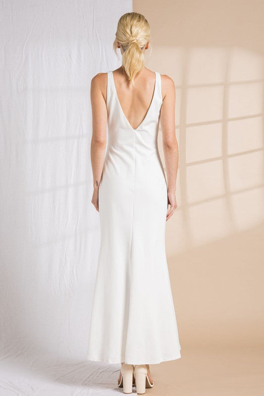 SOLID V NECK OPEN BACK MARMAID MAXI DRSS