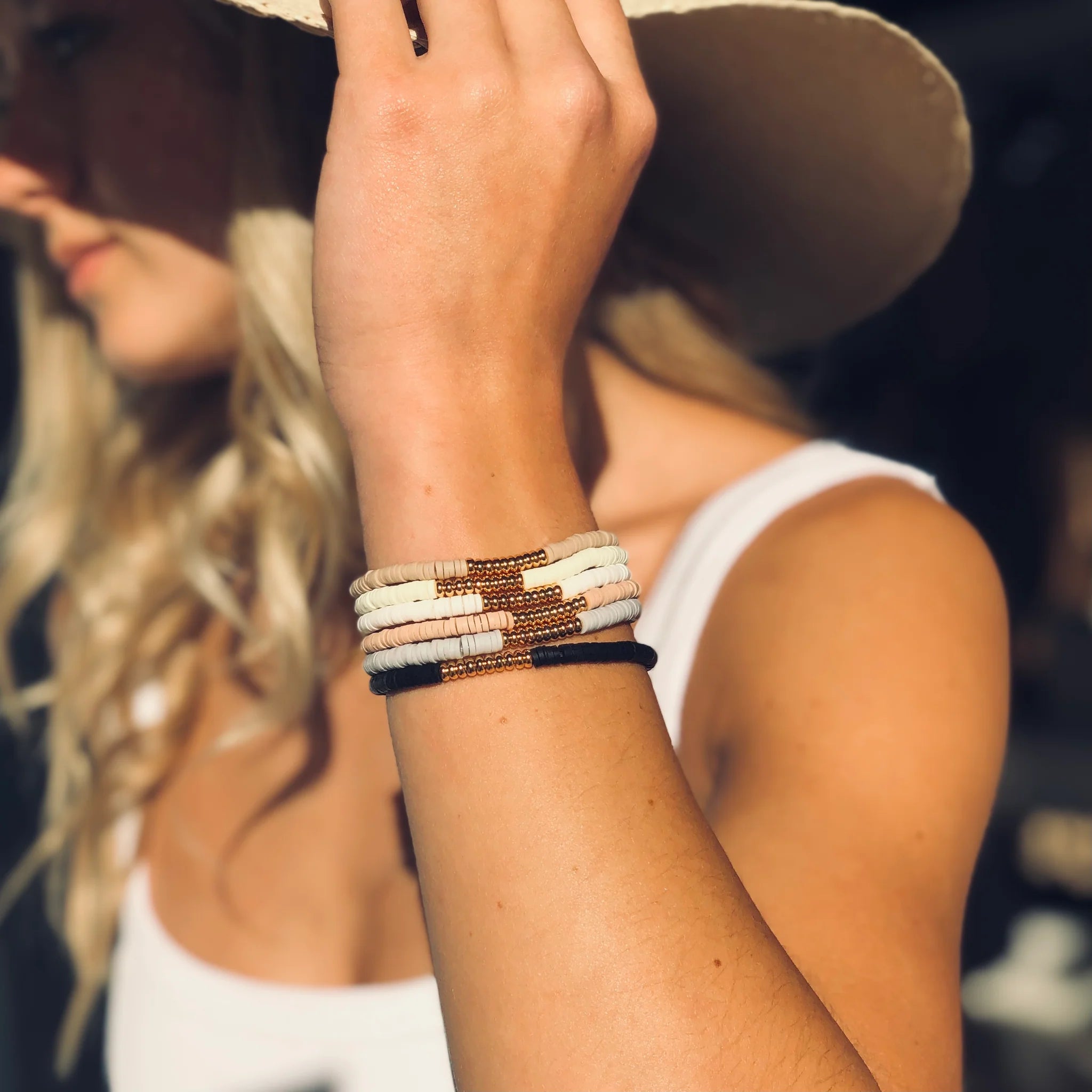 Gold Bar Stretch Bracelet (wht/gray/black/hotpink)