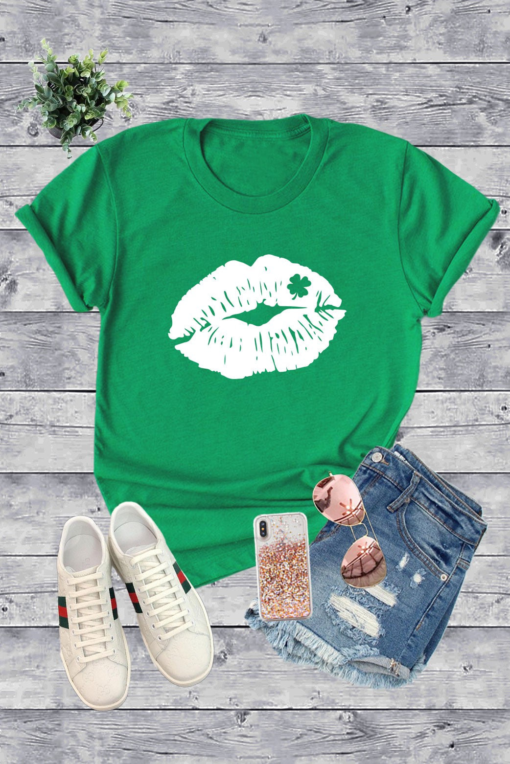 St Patricks Day Lips Kiss - Round Neck - Graphic T