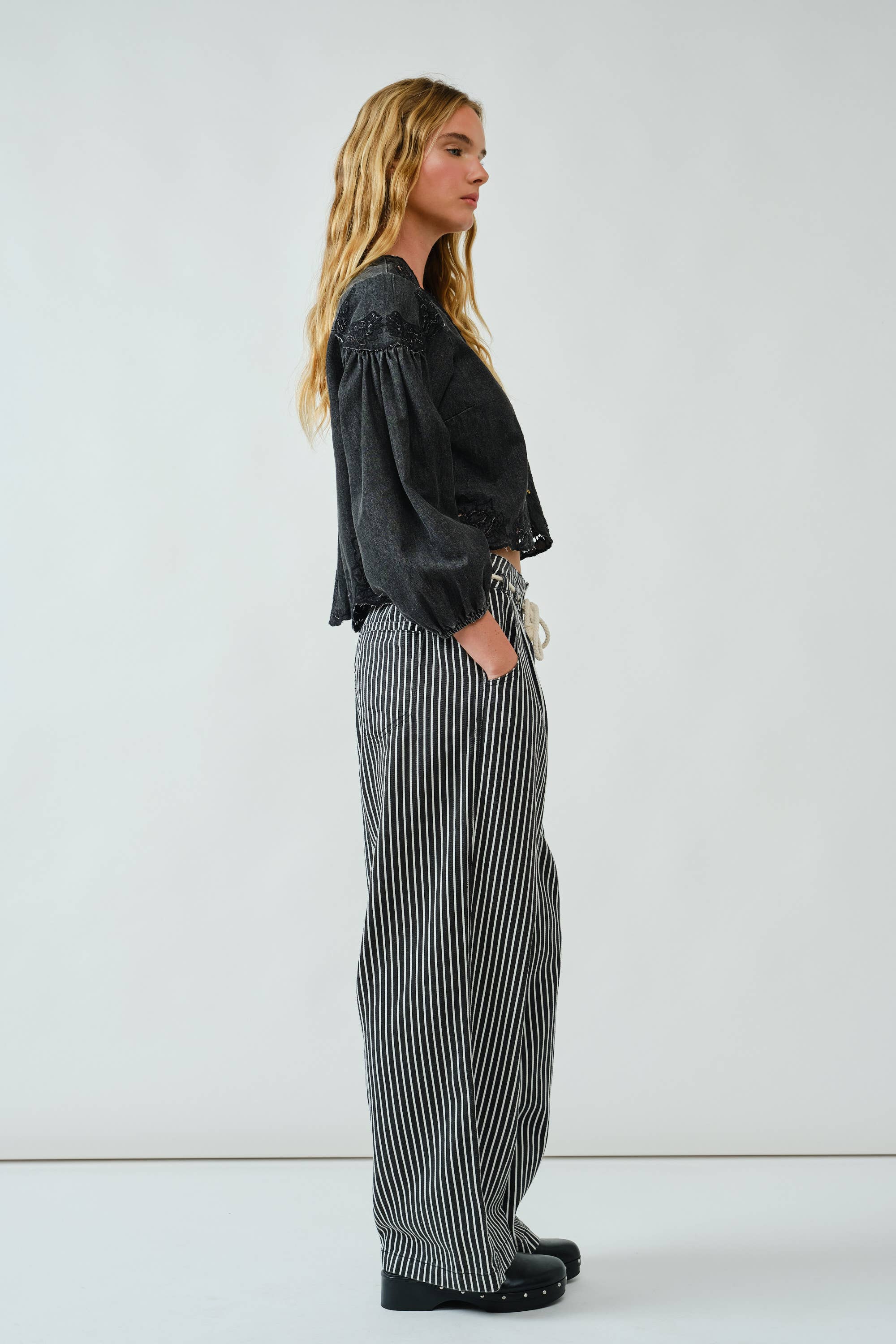 STRIPE WIDE LEG PANTS WITH ROPE BELT