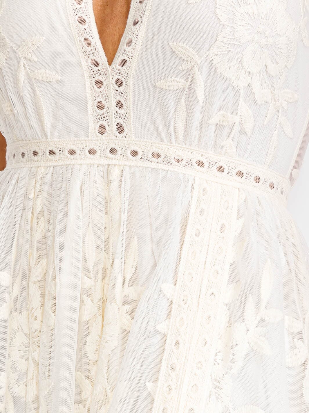 HALTER NECK ALL OVER LACE MAXI DRESS